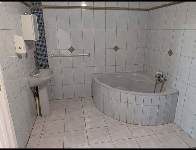 2 BEDROOM PROPERTY TO RENT IN BLUFF